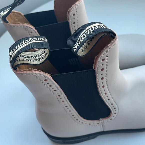 Blundstone Cream Ankle Boots - Picture 14 of 16